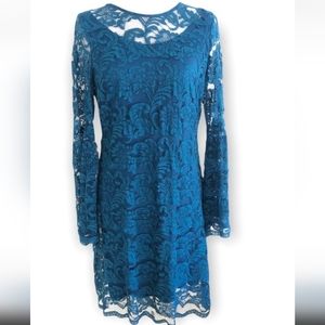 New York & Co Lace Bell Sleeve Cocktail Sheath Dress‎ M